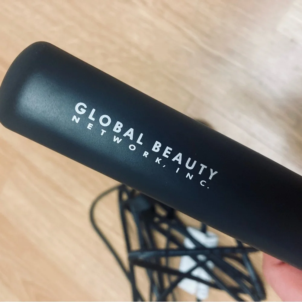 New 🌟 CHI Ceramic Plated Hair Straightener - Picture 5 of 6